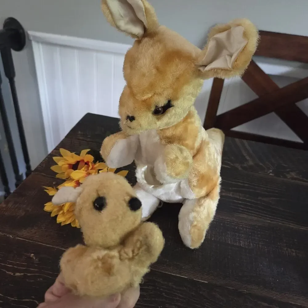 Vintage Master Industries Plush Stuffed 15” Kangaroo Baby Joey Finger Puppet
